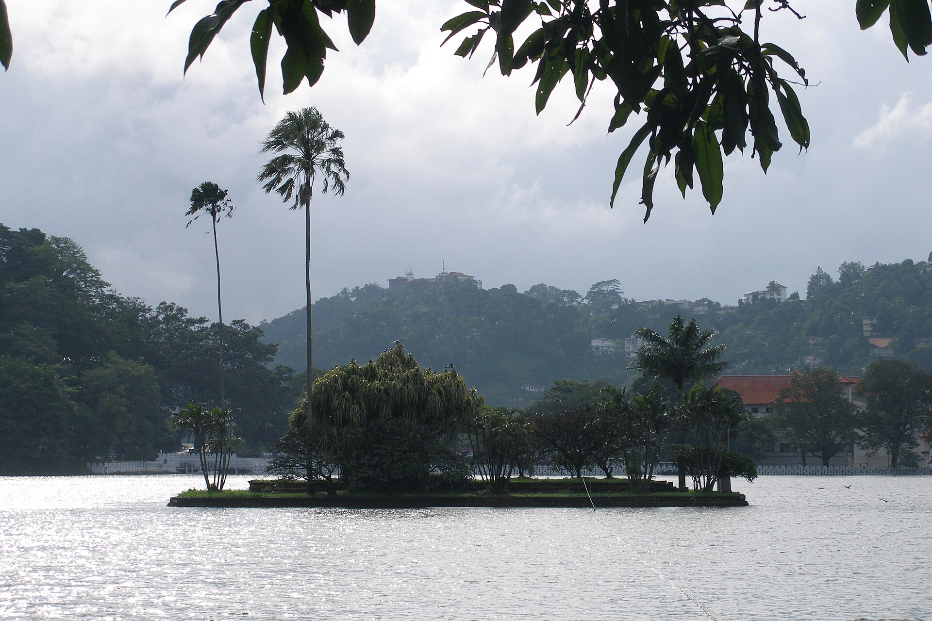 Kandy Lake in the centre of the hill capital